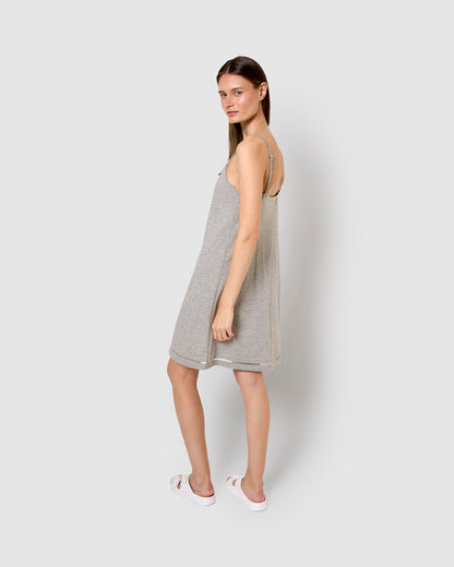 Camisón corto tirantes vainica gris