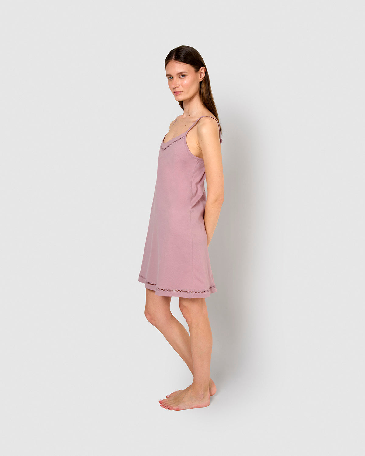 Camisón corto tirantes vainica lila