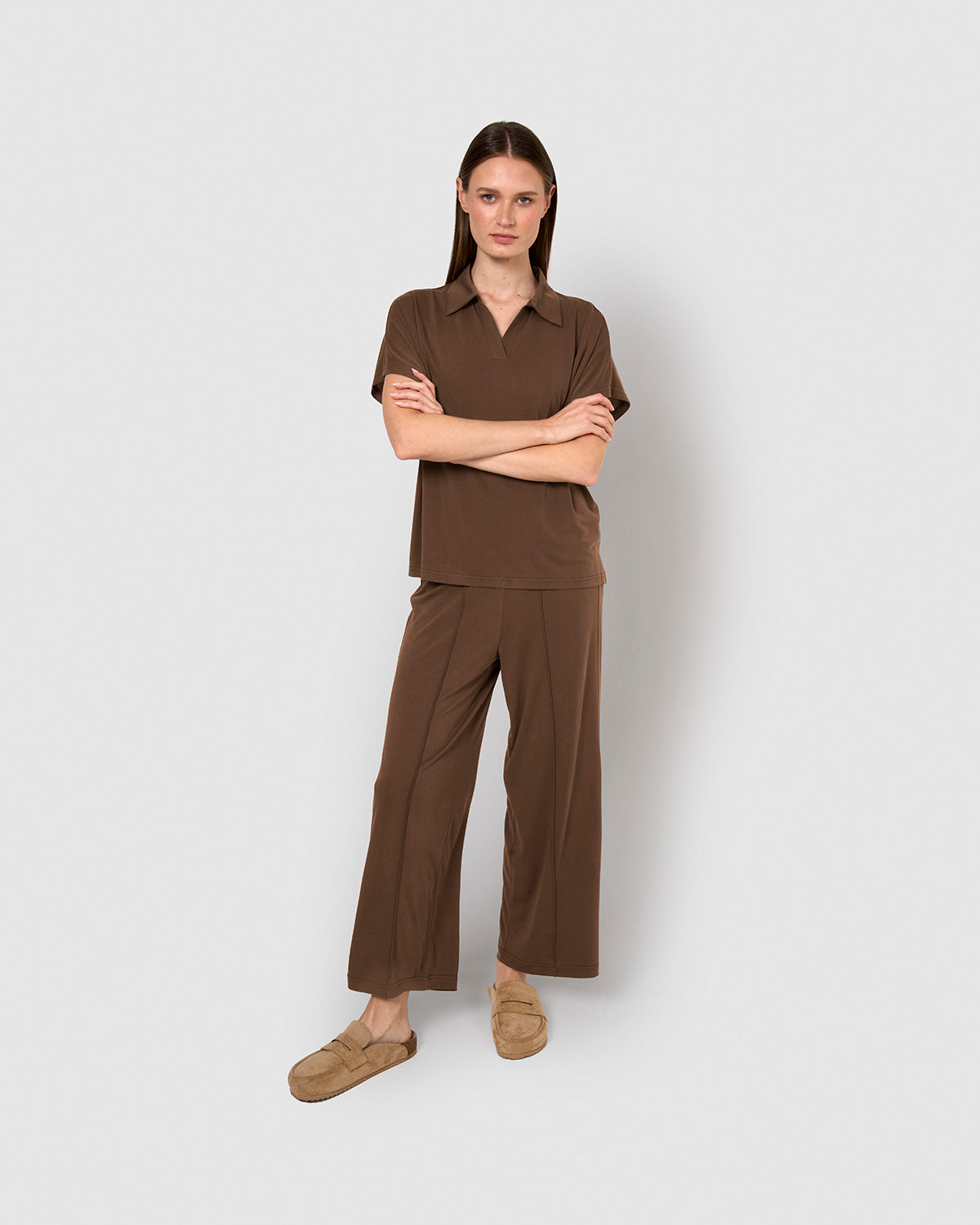 Pantalón crop fluido marrón