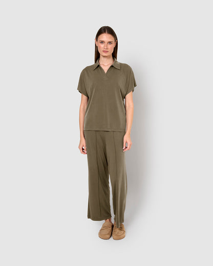 Pantalón crop fluido verde cacería