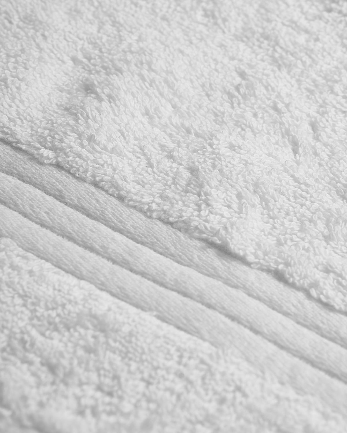 Tovallola de bany 700gr sanefa ratlles blanc