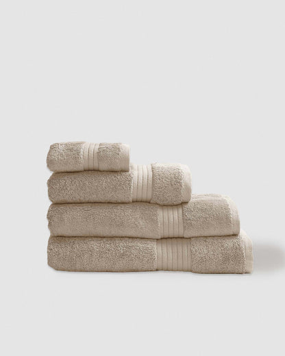 Toalla de baño 700gr cenefa rayas gris claro