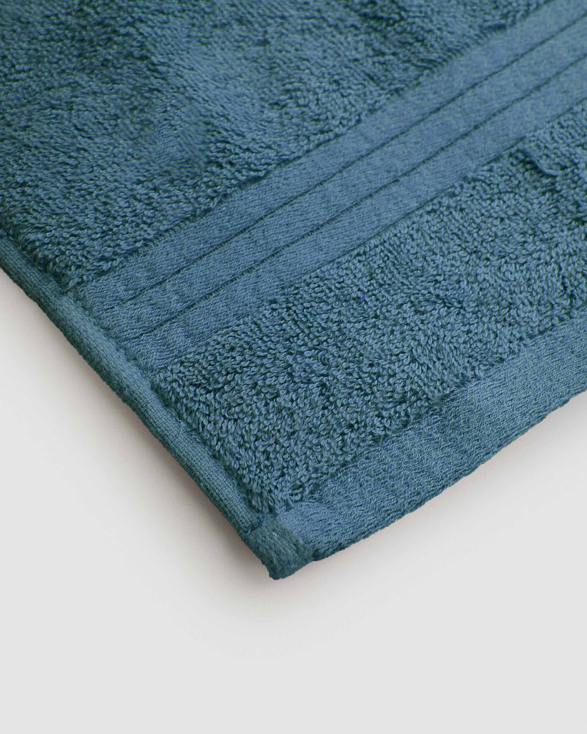 Toalla de baño 700gr cenefa rayas verde menta