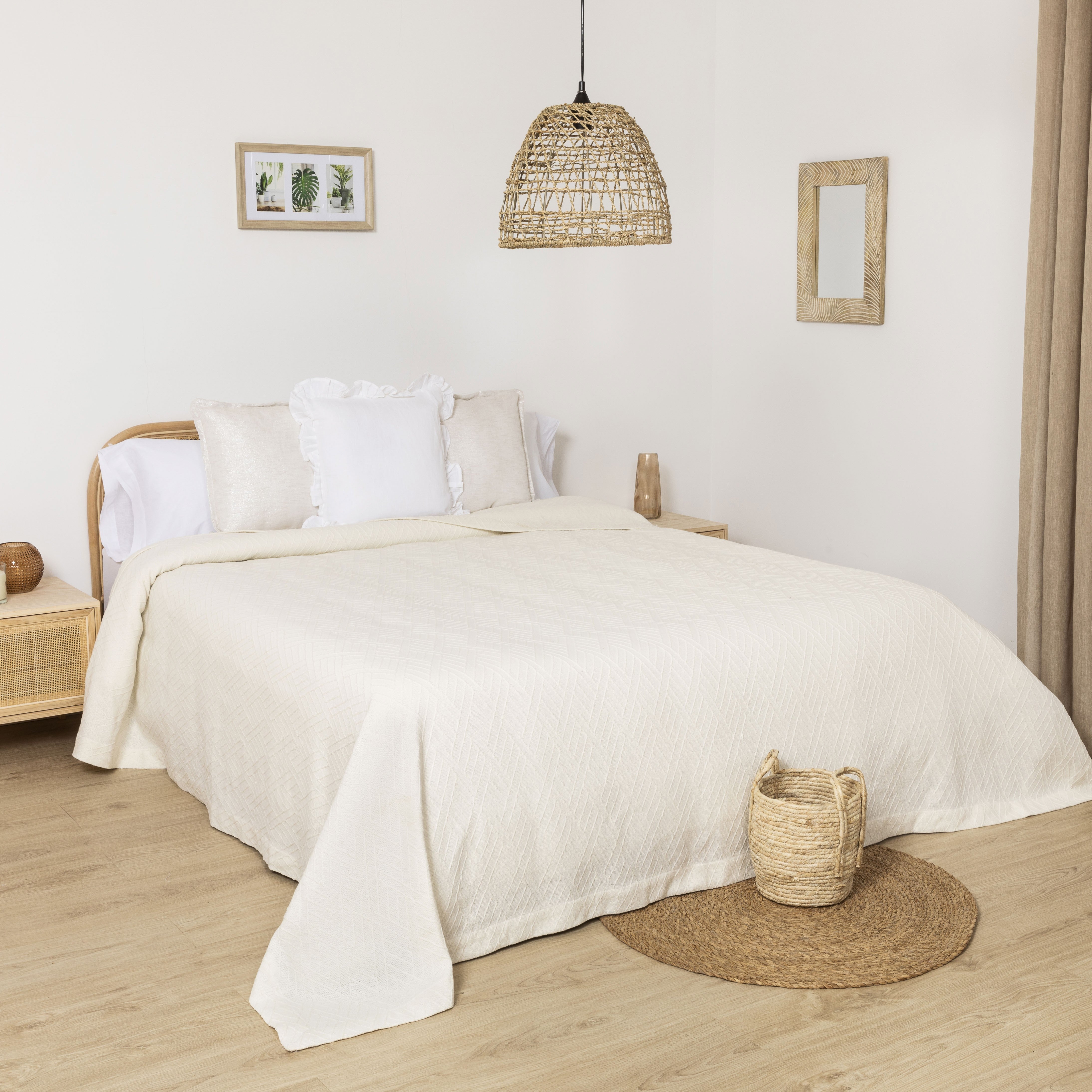 Edgaria natural cotton piqué bedspread