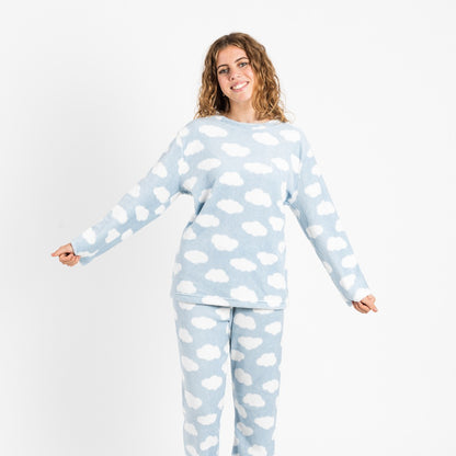 Pijama coral, nuvem azul clara