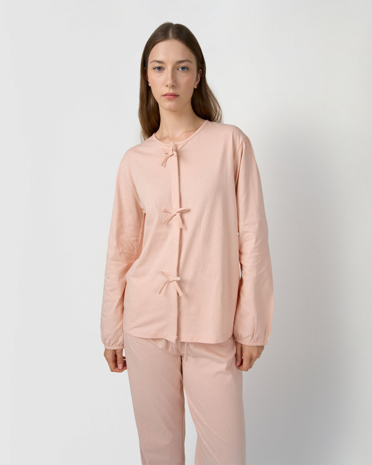 Pigiama lungo in cotone con fiocco rosa
