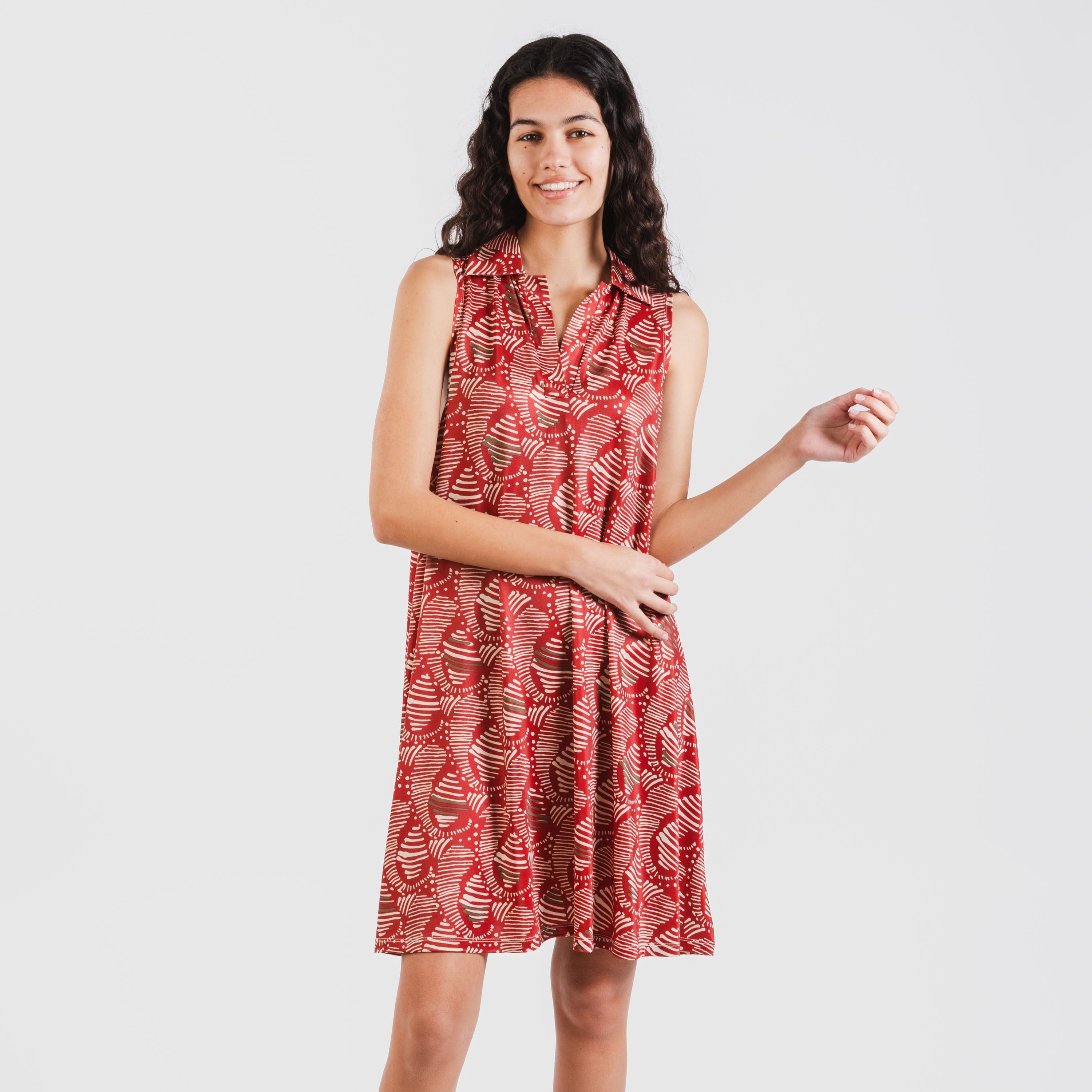 Vestido corto cuello y solapa soft Zumaia burdeos