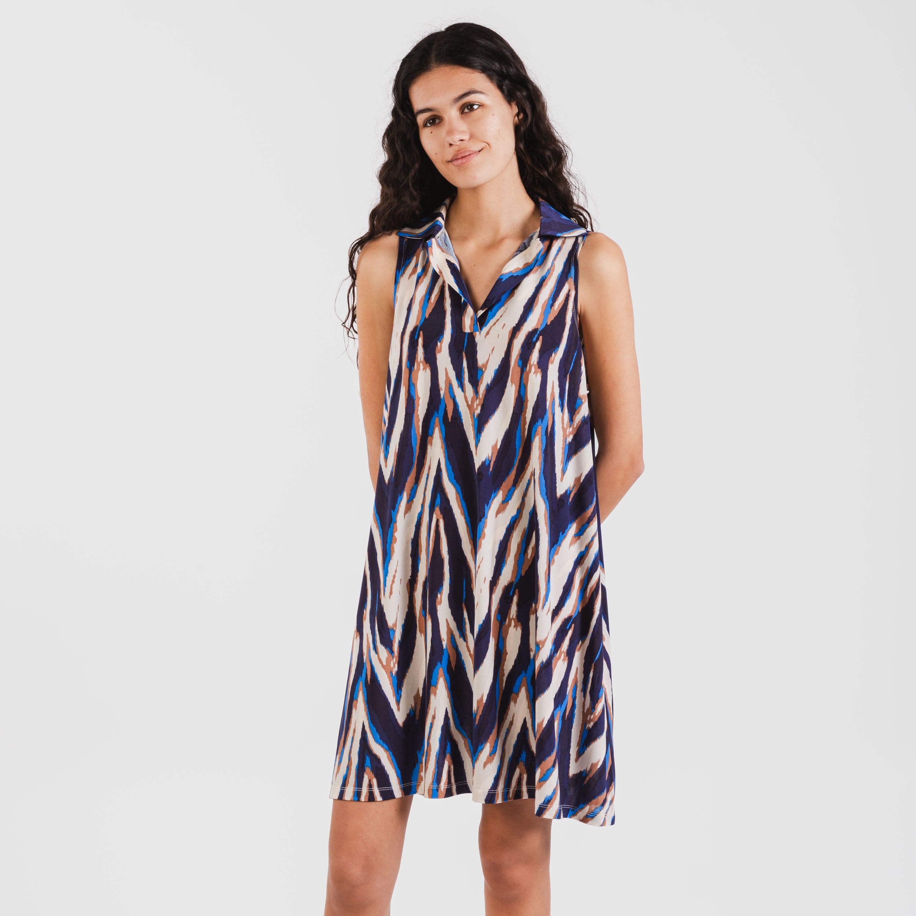 ABITO CATHERINE CON SCOLLO A REVERS MORBIDO