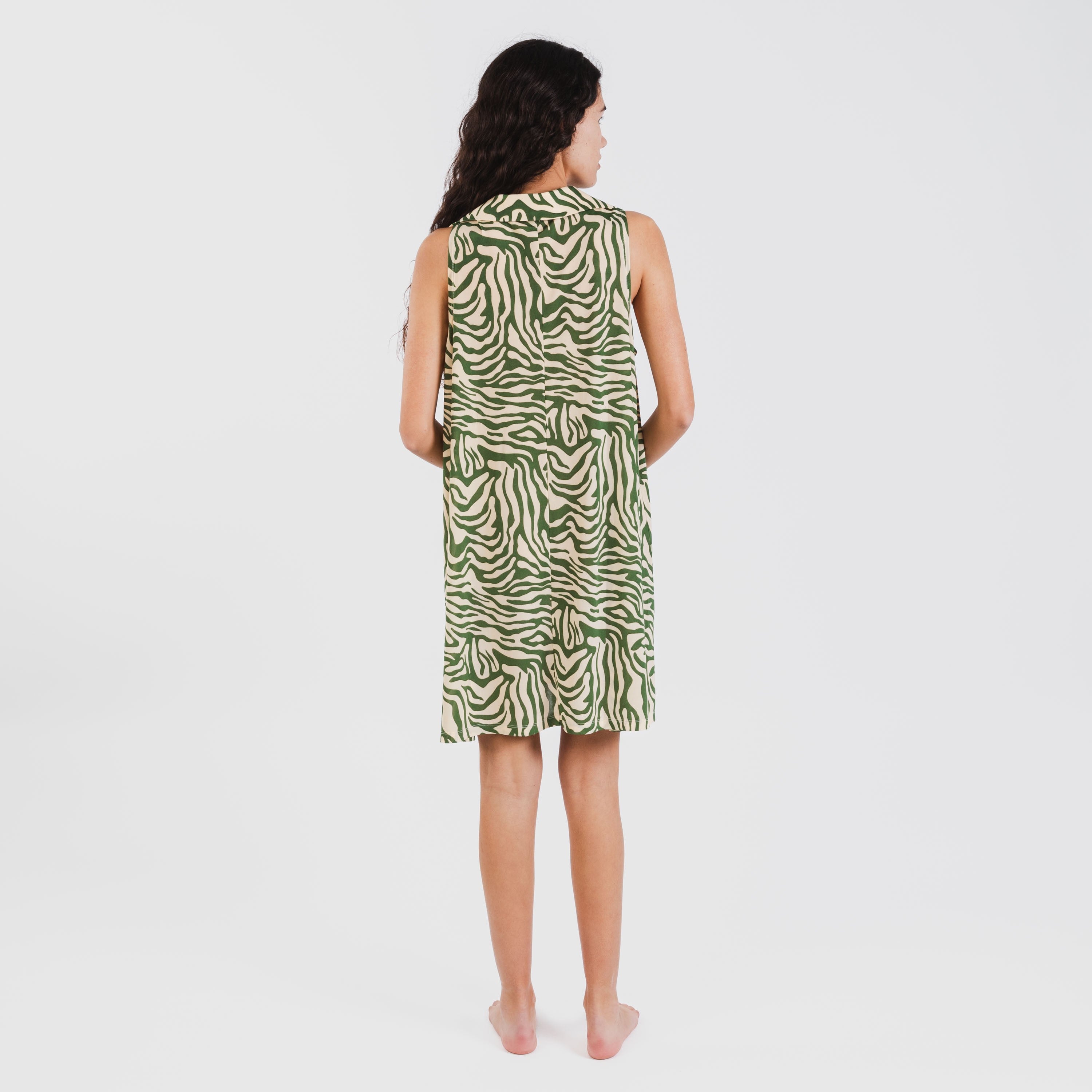 Vestido corto cuello y solapa soft Palmina verde