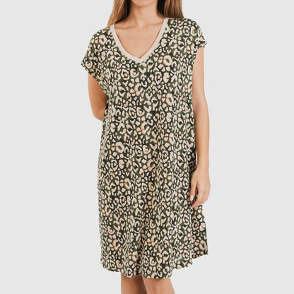 Vestido corto manga fluida crepe Milina verde caceria