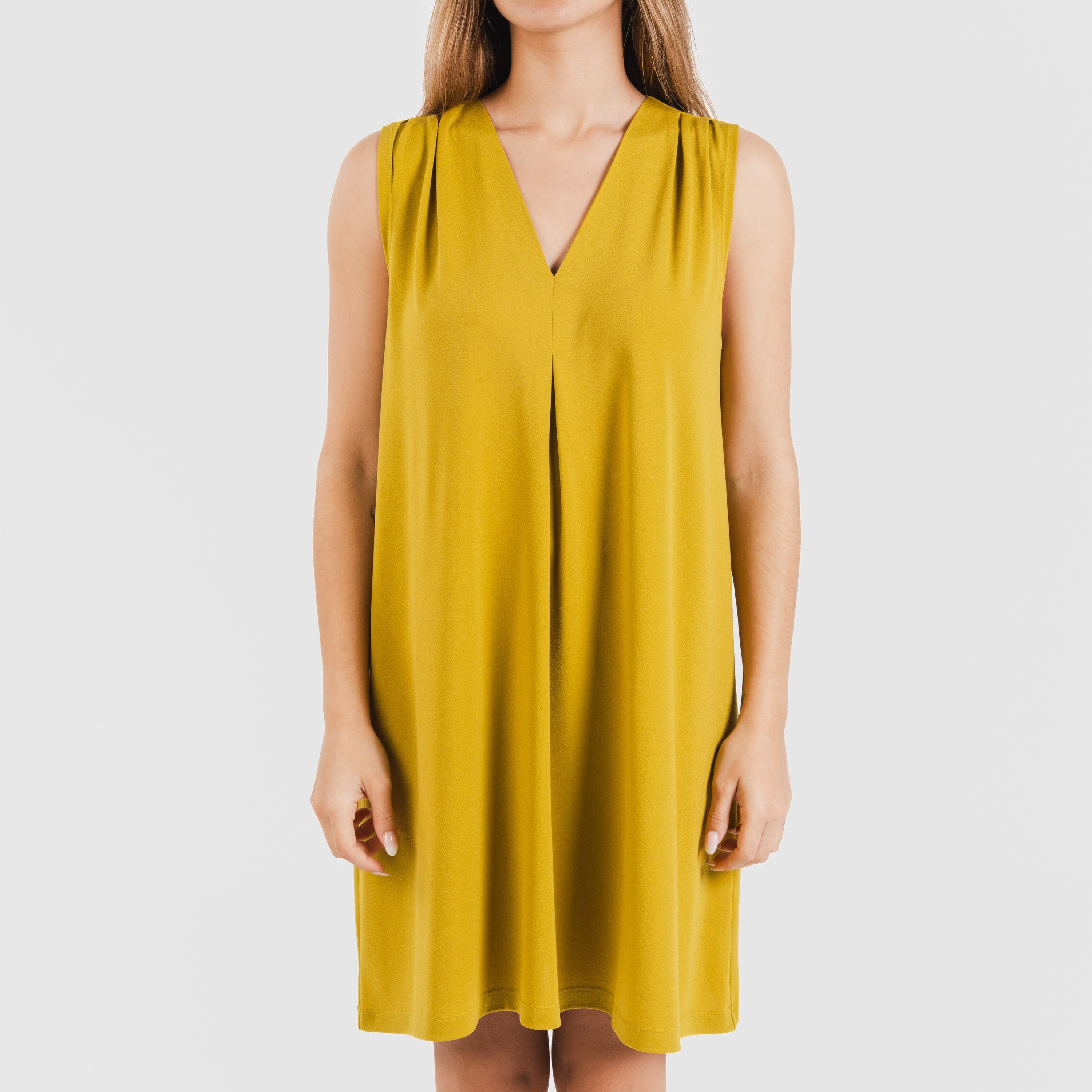 vestido curto liso de crepe