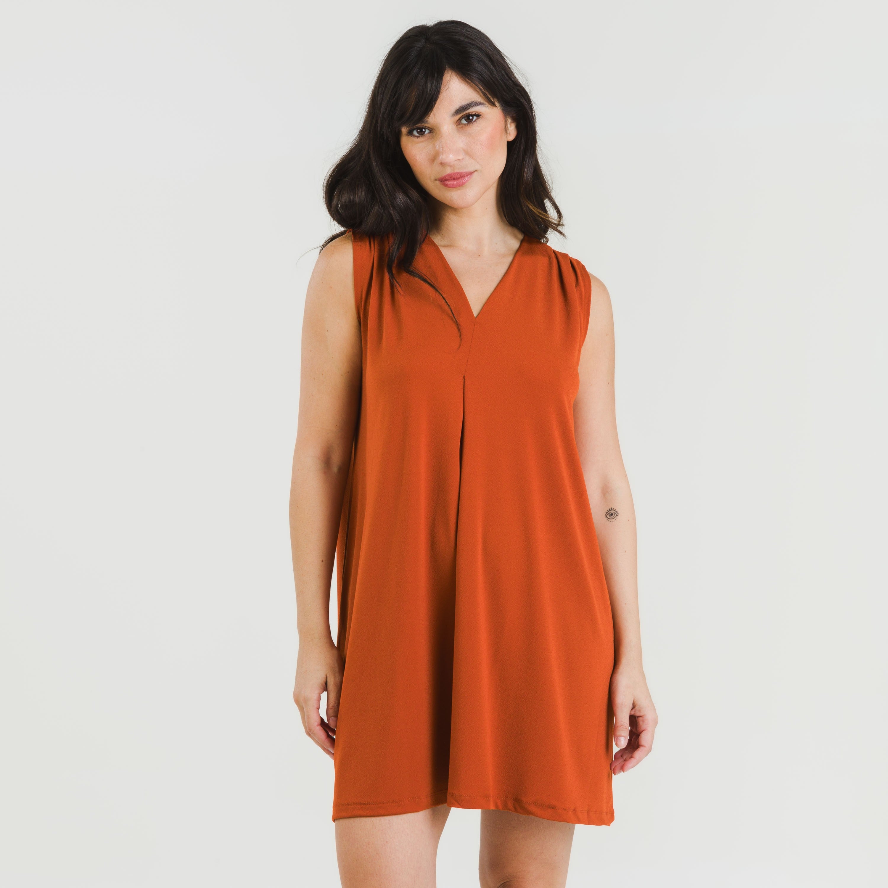 Vestido corto crepe liso