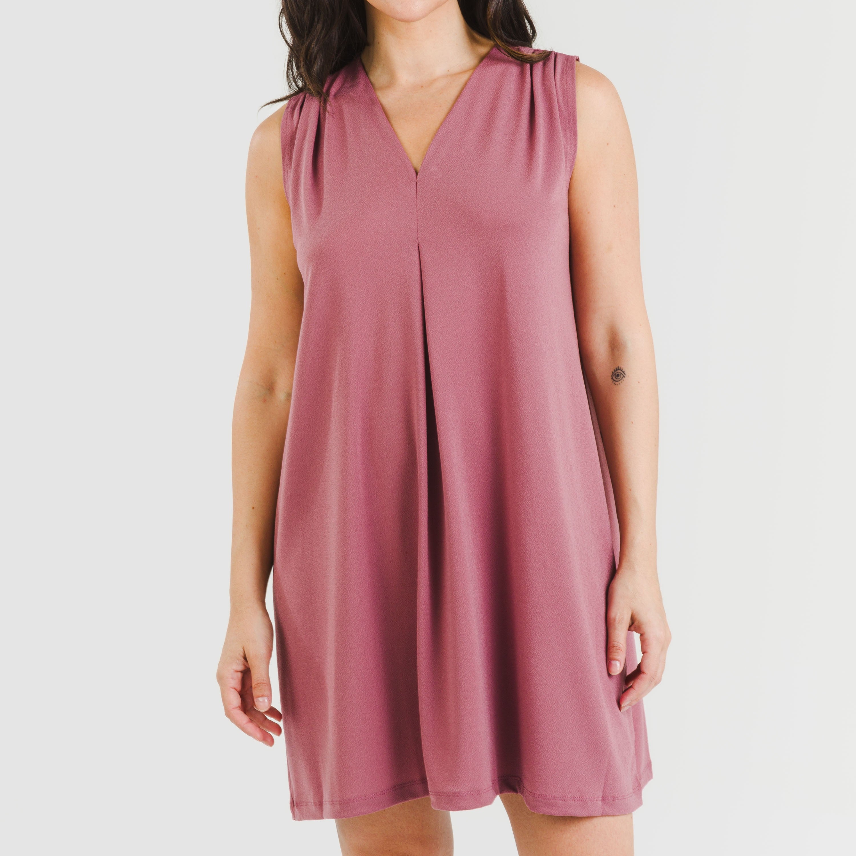 Vestido corto crepe liso