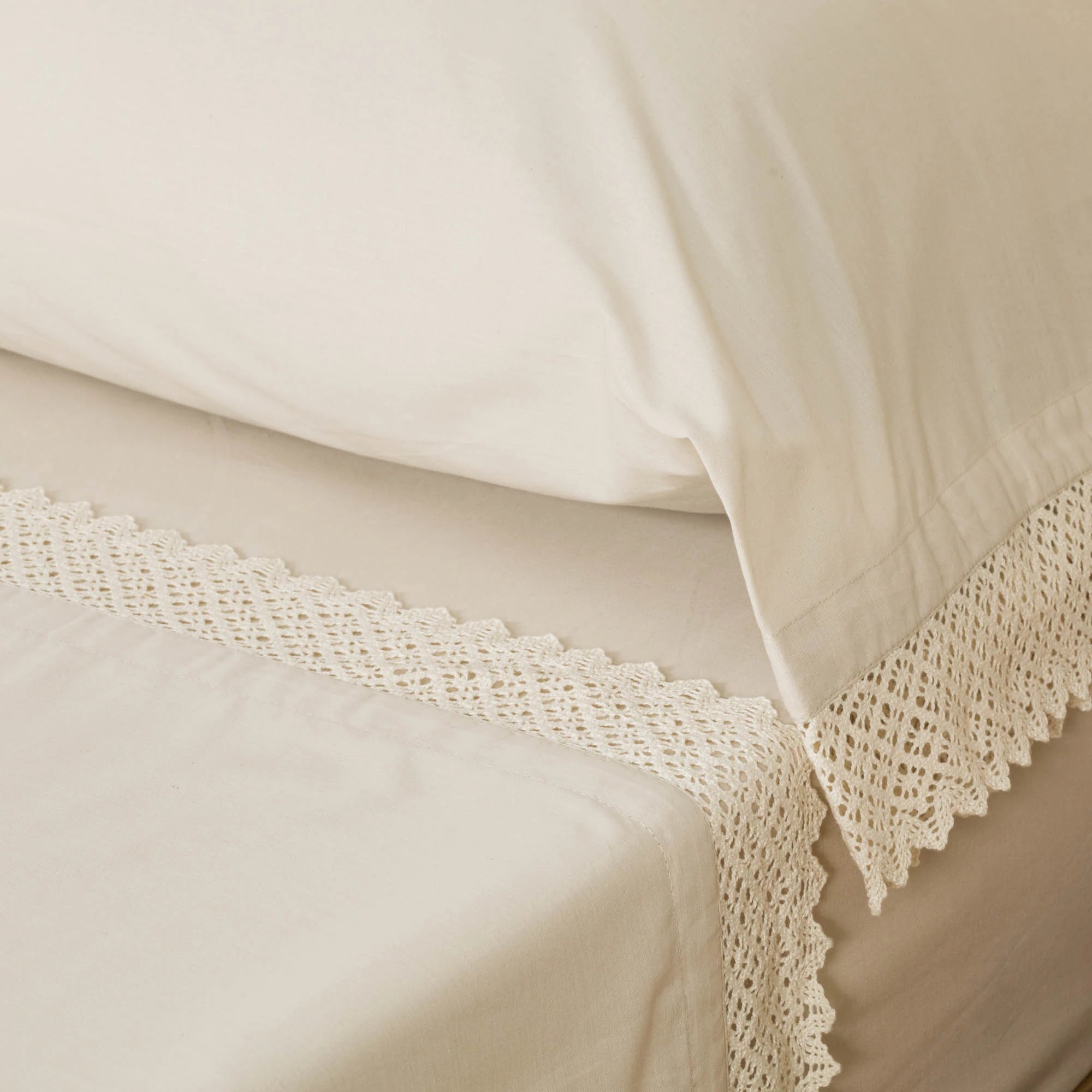 SET DI LENZUOLA ALG CON APPLIQUE SEMPLICE