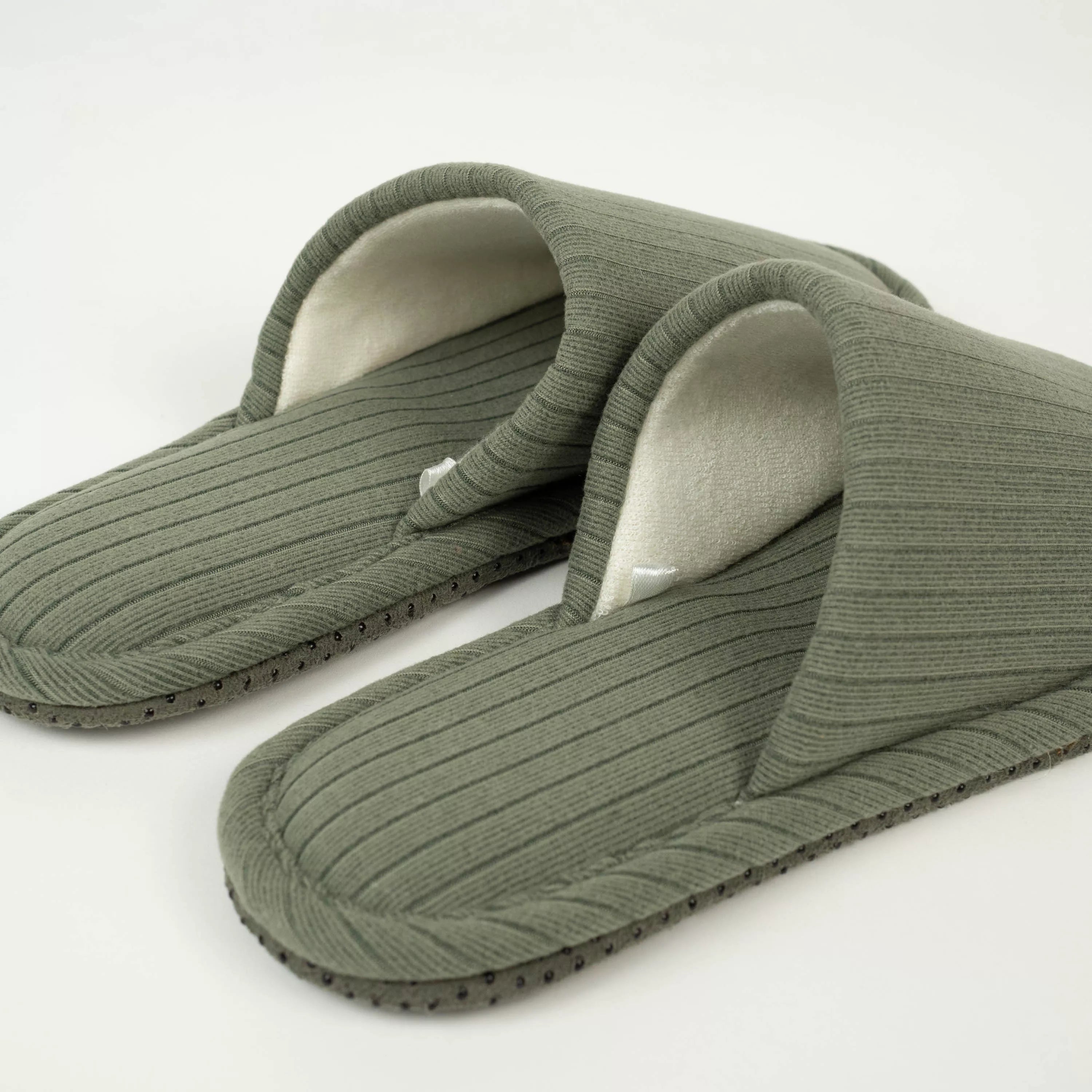 Chinelo Channel com listras largas lisas