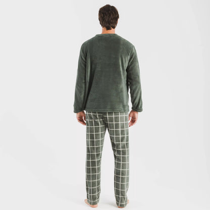Pijama masculino de lã coral, estampa andina verde, estilo caça.