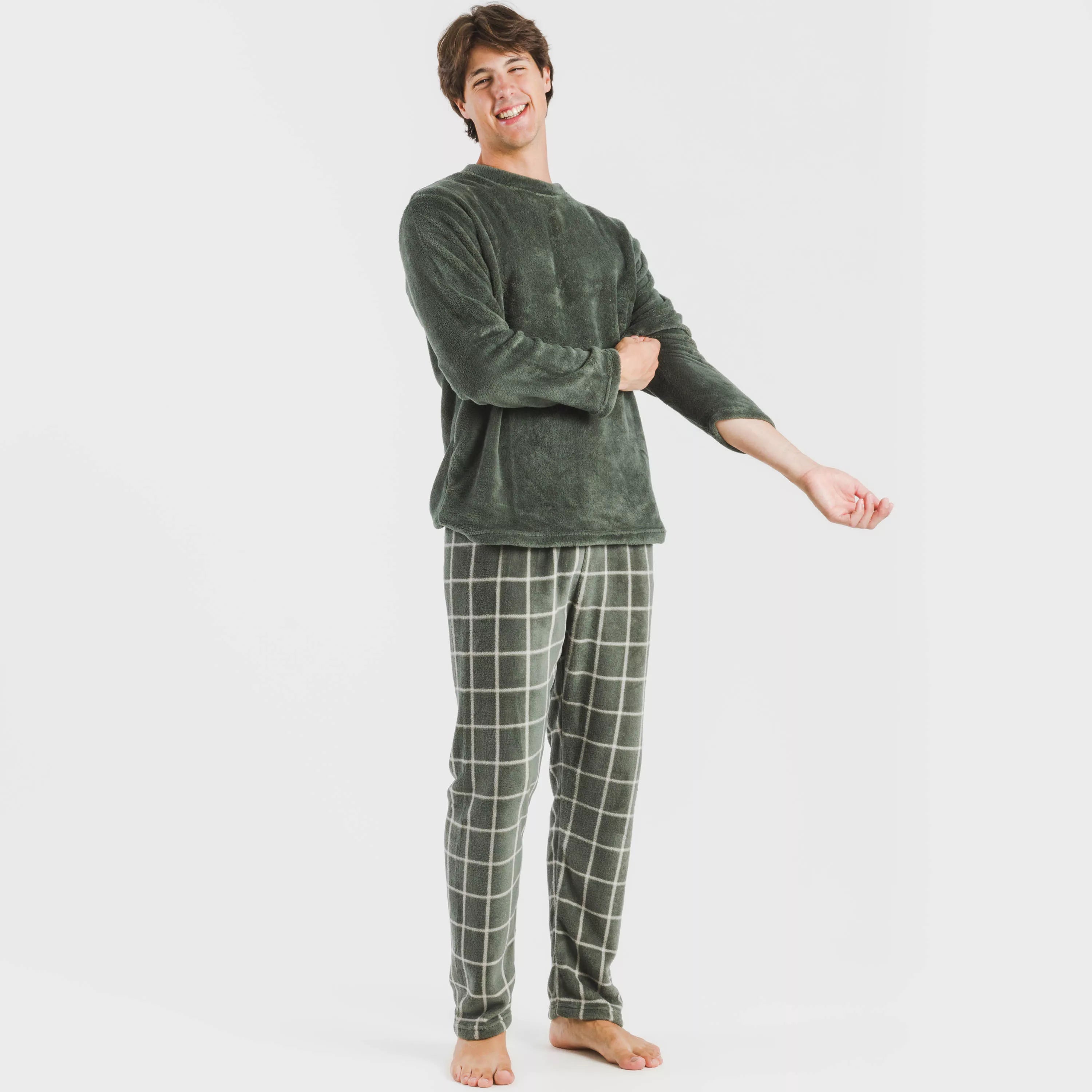 Pijama masculino de lã coral, estampa andina verde, estilo caça.