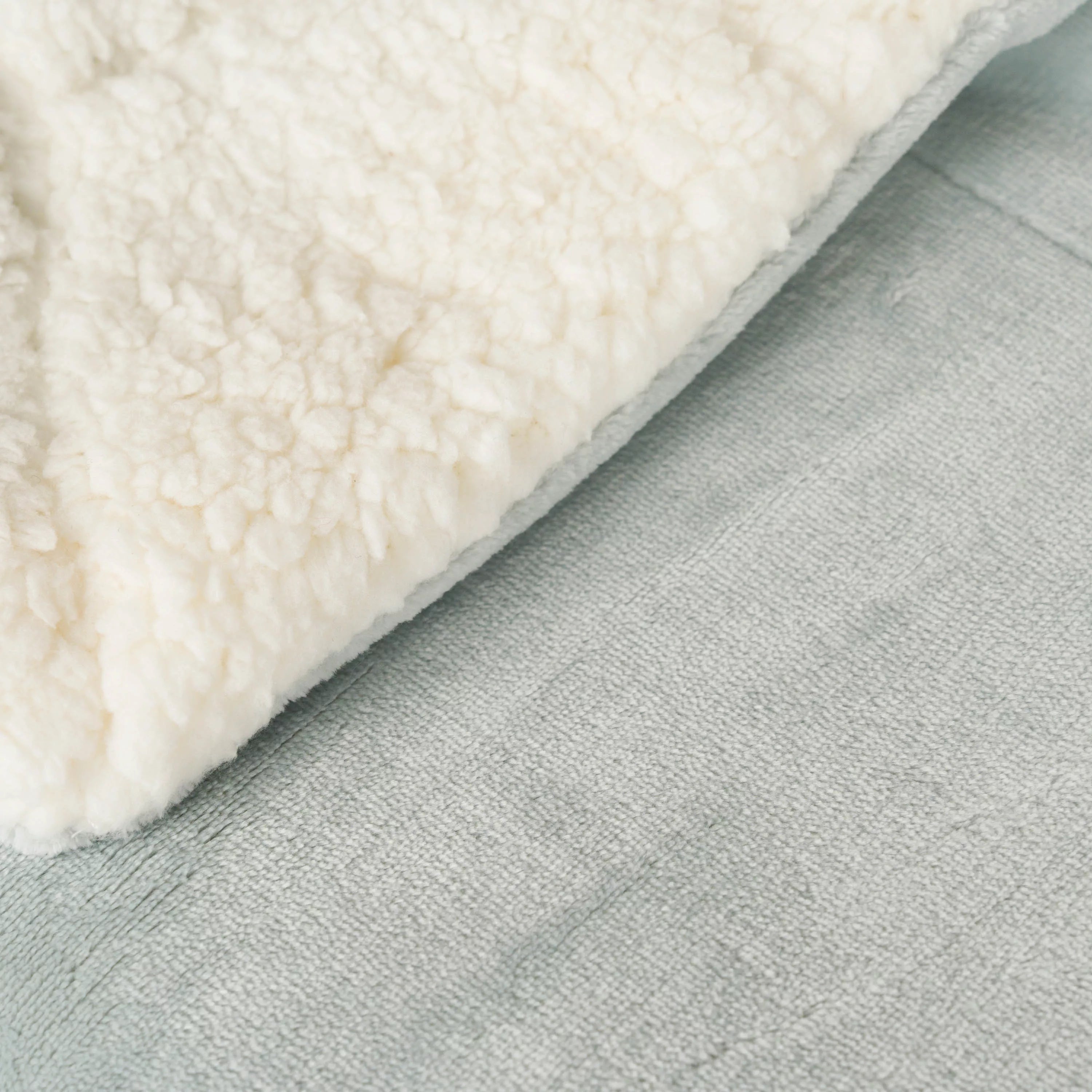 COPERTA SHERPA IN VELLUTO SOLIDO