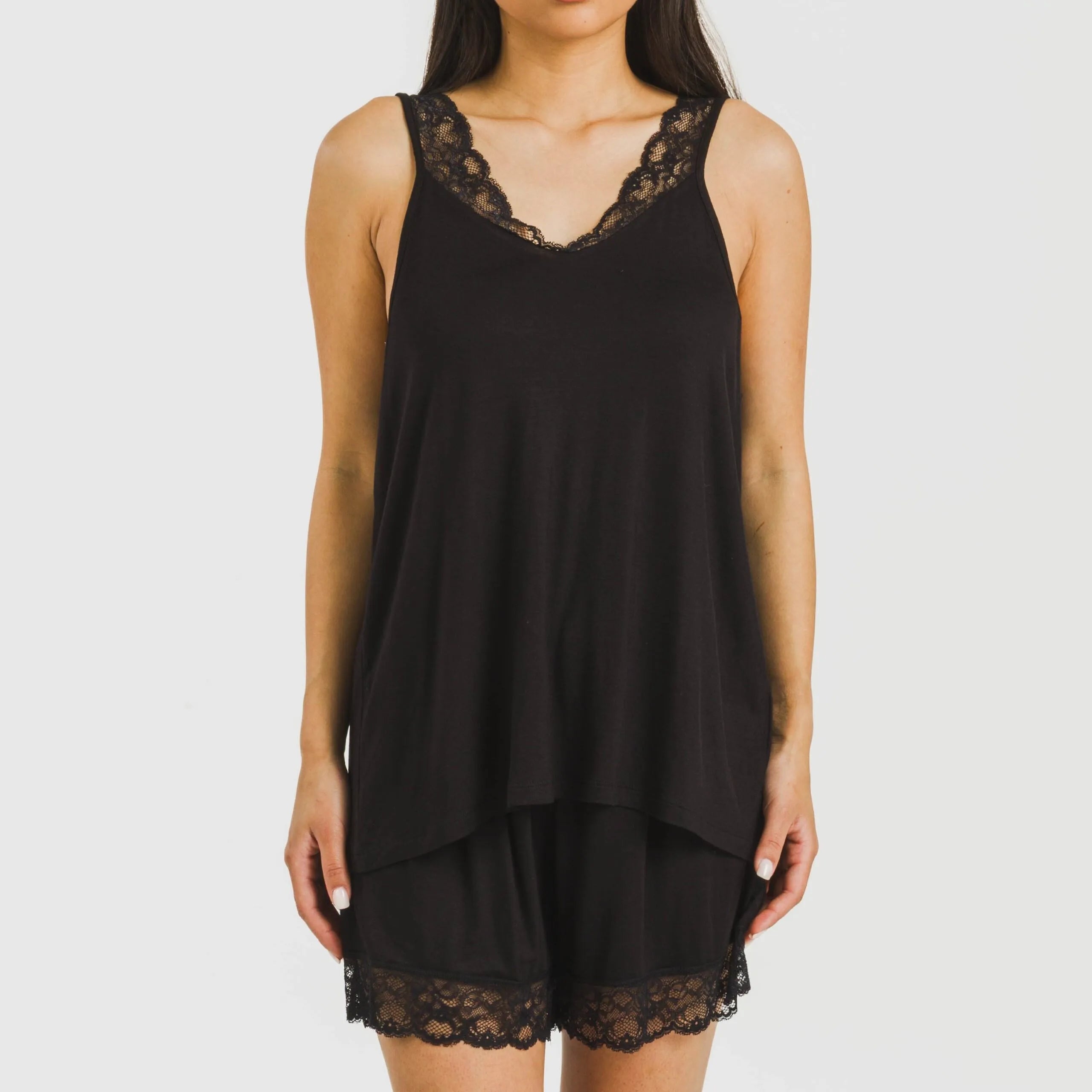 pyjama à bretelles en dentelle de rayonne