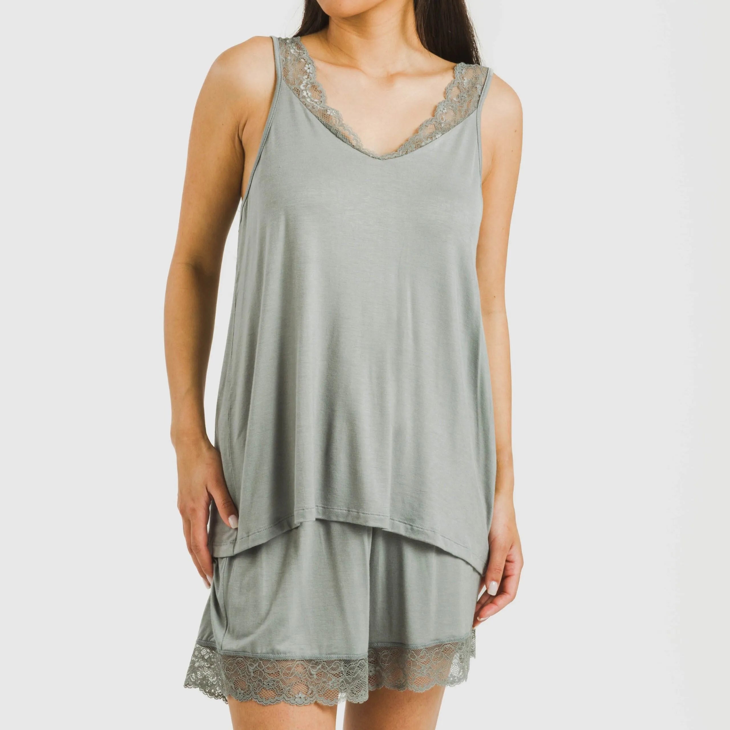 pyjama à bretelles en dentelle de rayonne