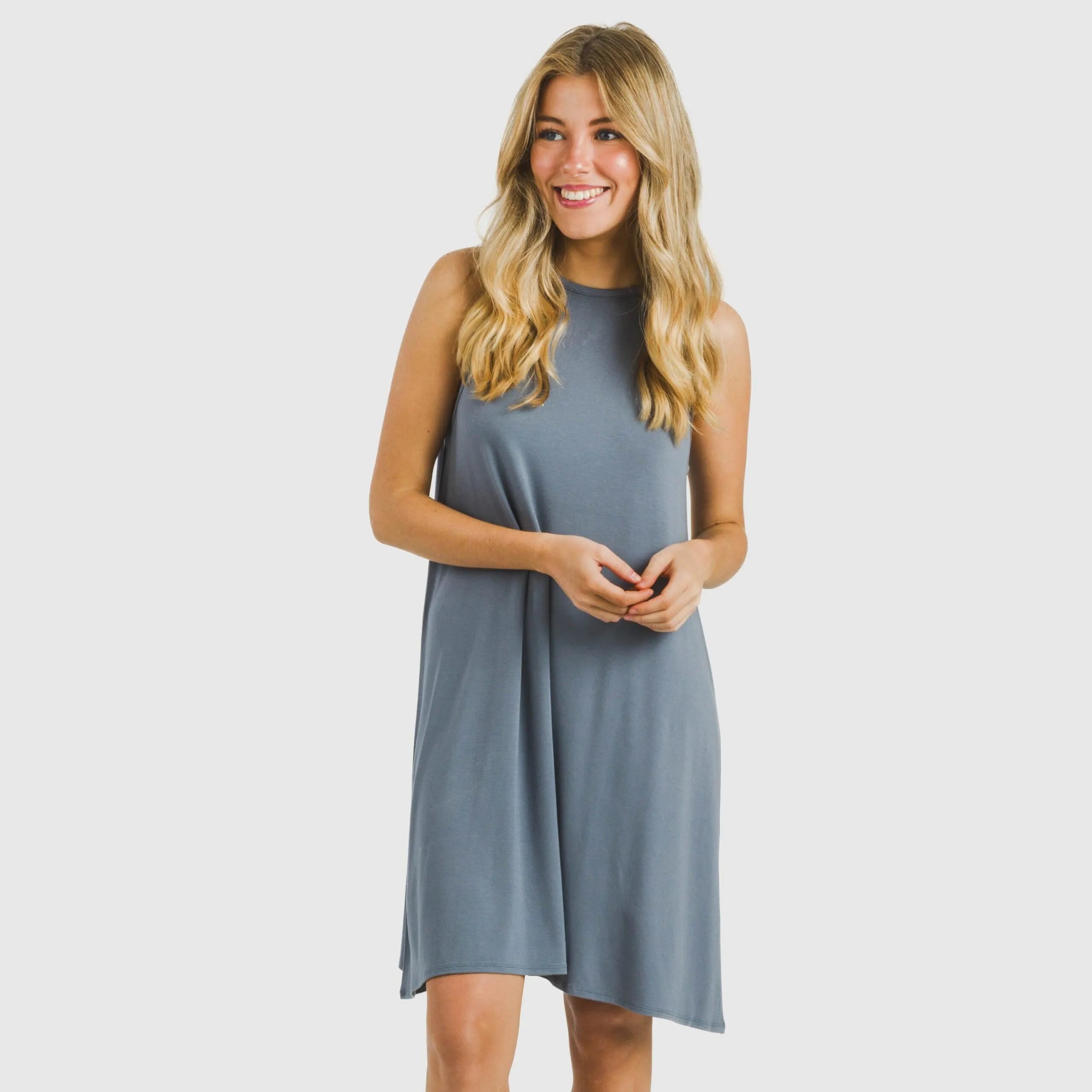 Vestido corto tirantes viscosa liso