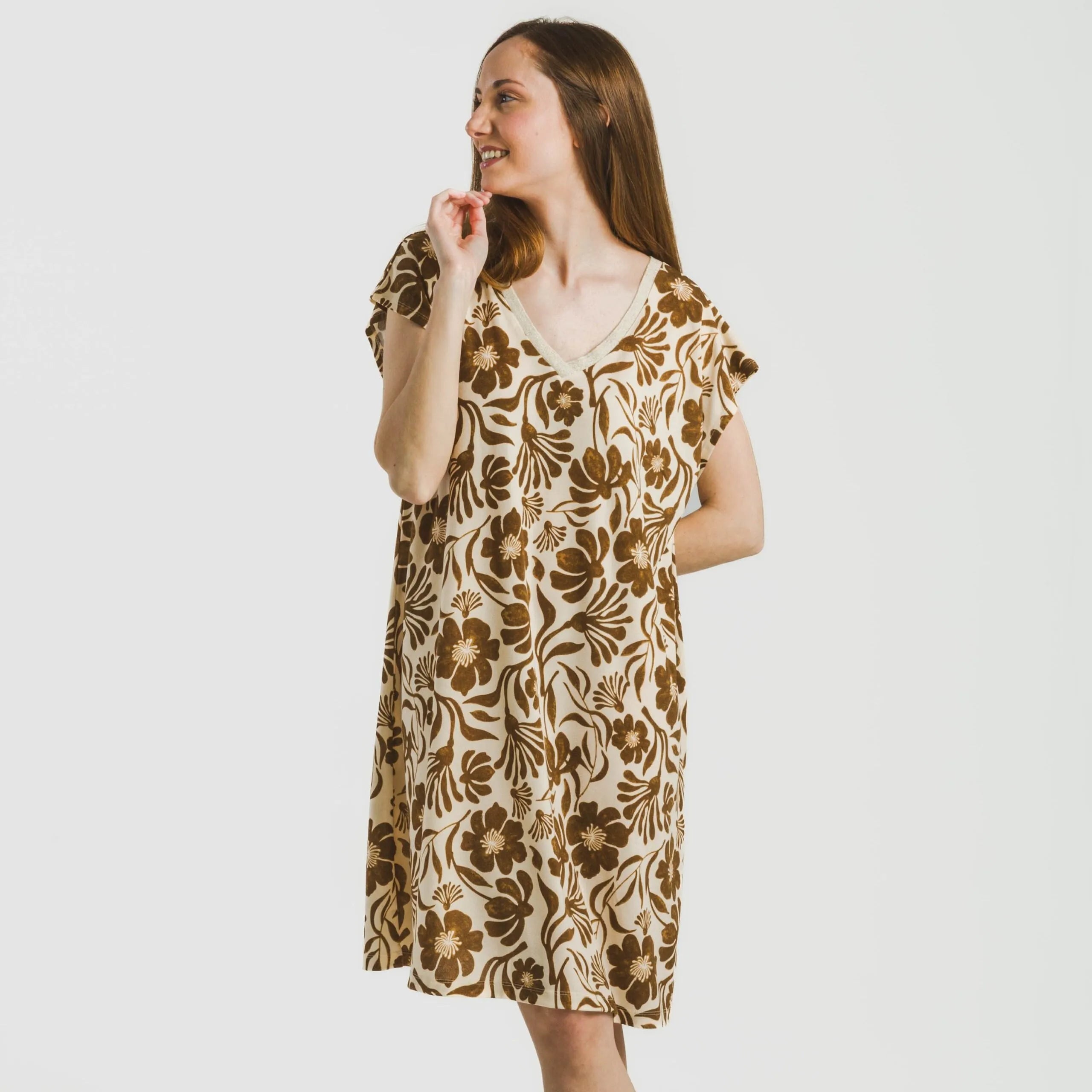 Vestido corto manga fluida crepe Alexis marrón