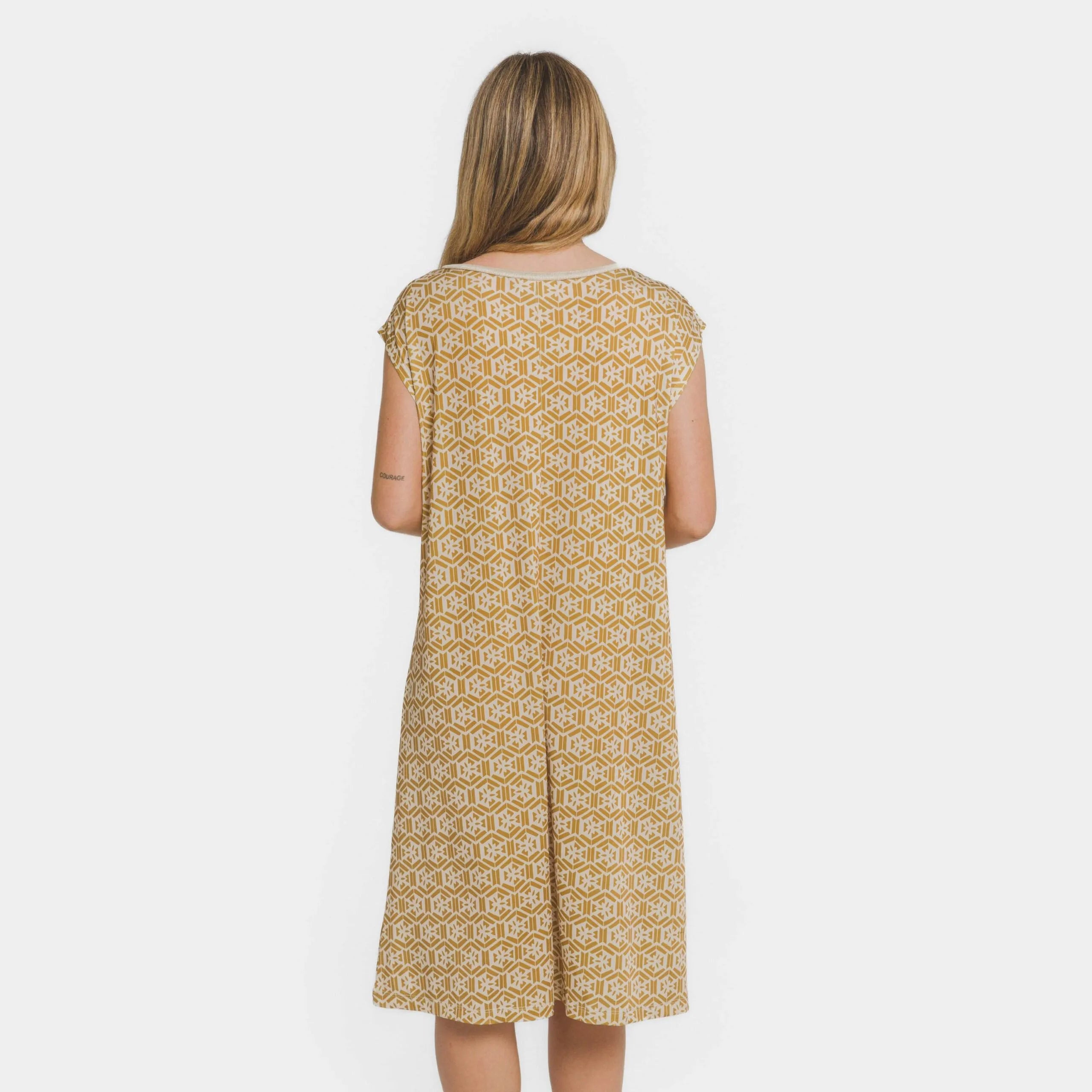 Vestido corto manga fluida soft Virginia ocre