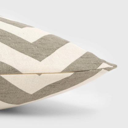 Cojín cuadrante antimanchas Nela liso 50x50 - funda + relleno