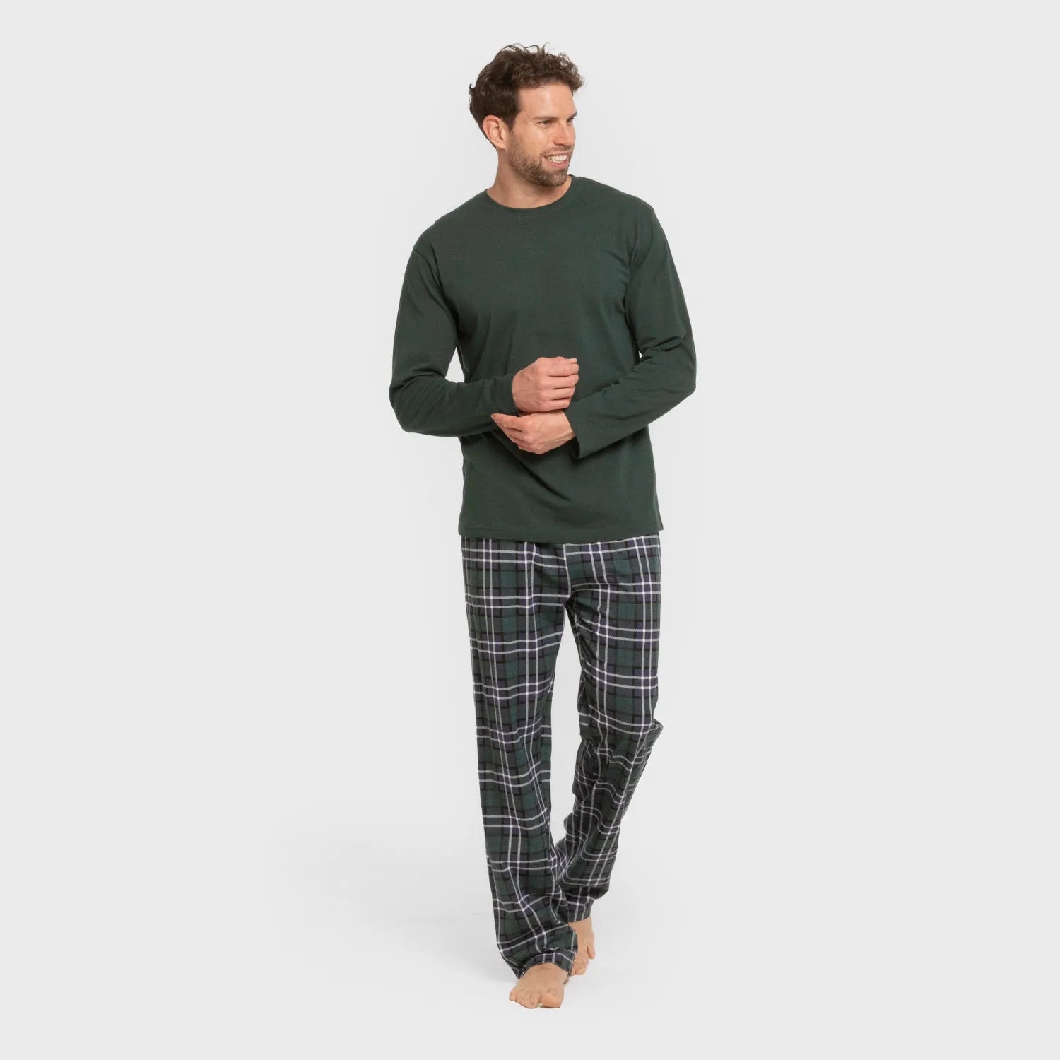 Pijama masculino comprido de algodão, estampa xadrez verde.