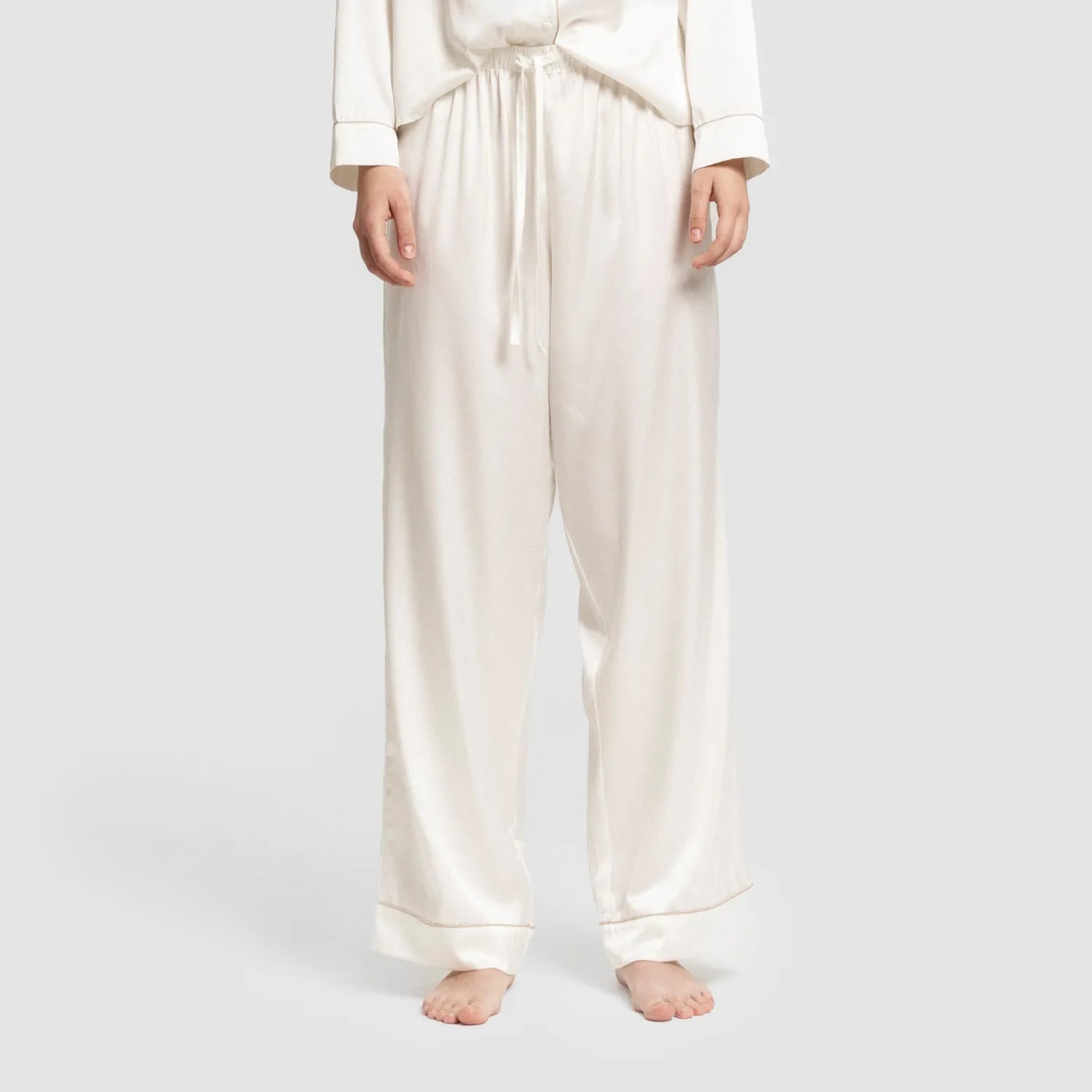 Pijama longo de cetim feminino sexta-feira