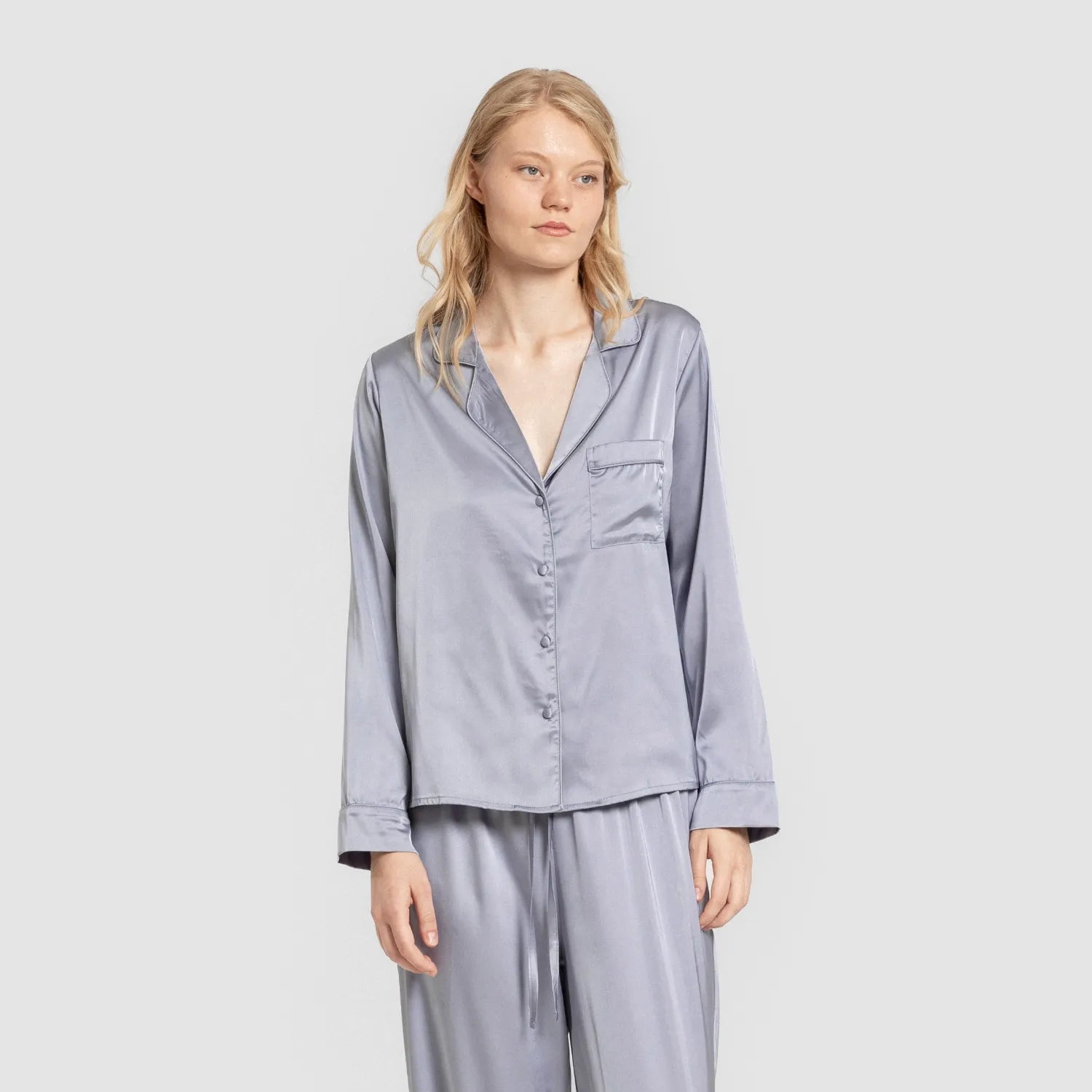 Pijama longo de cetim feminino sexta-feira