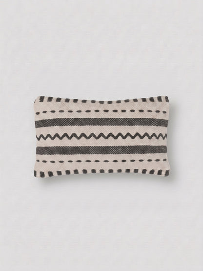 Cojín detalle zigzag rayas algodón leito negro