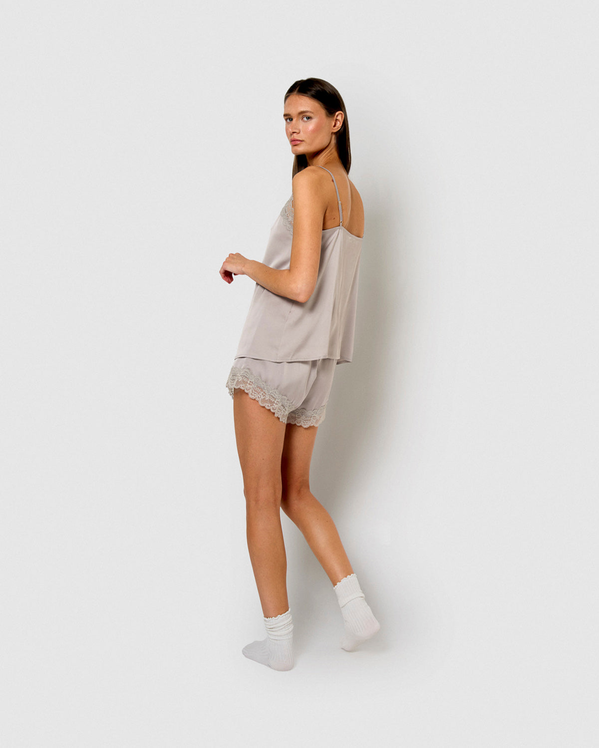 Pyjama à bretelles en satin pour femme, uni vendredi