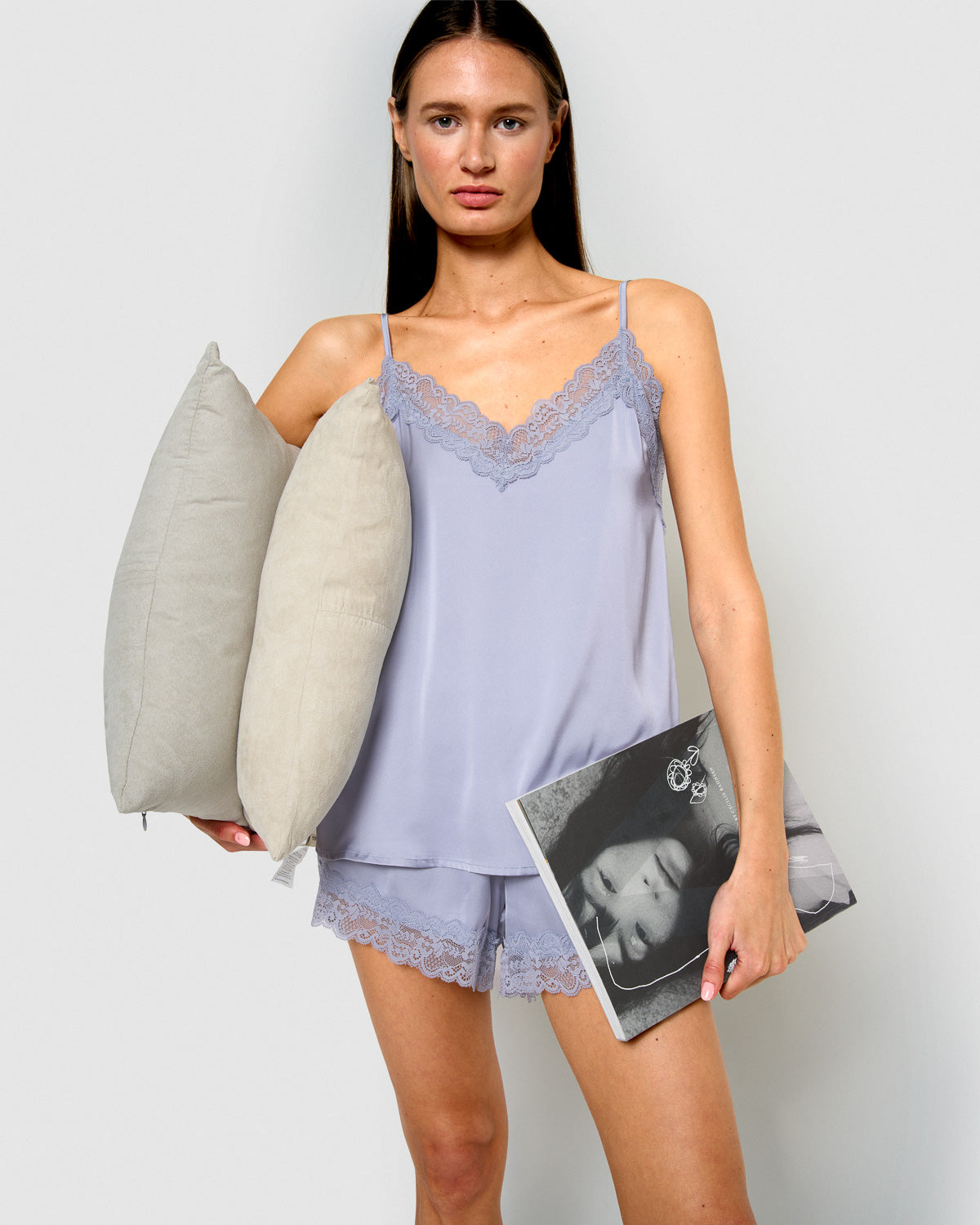 Pigiama da donna con spalline in raso friday solid