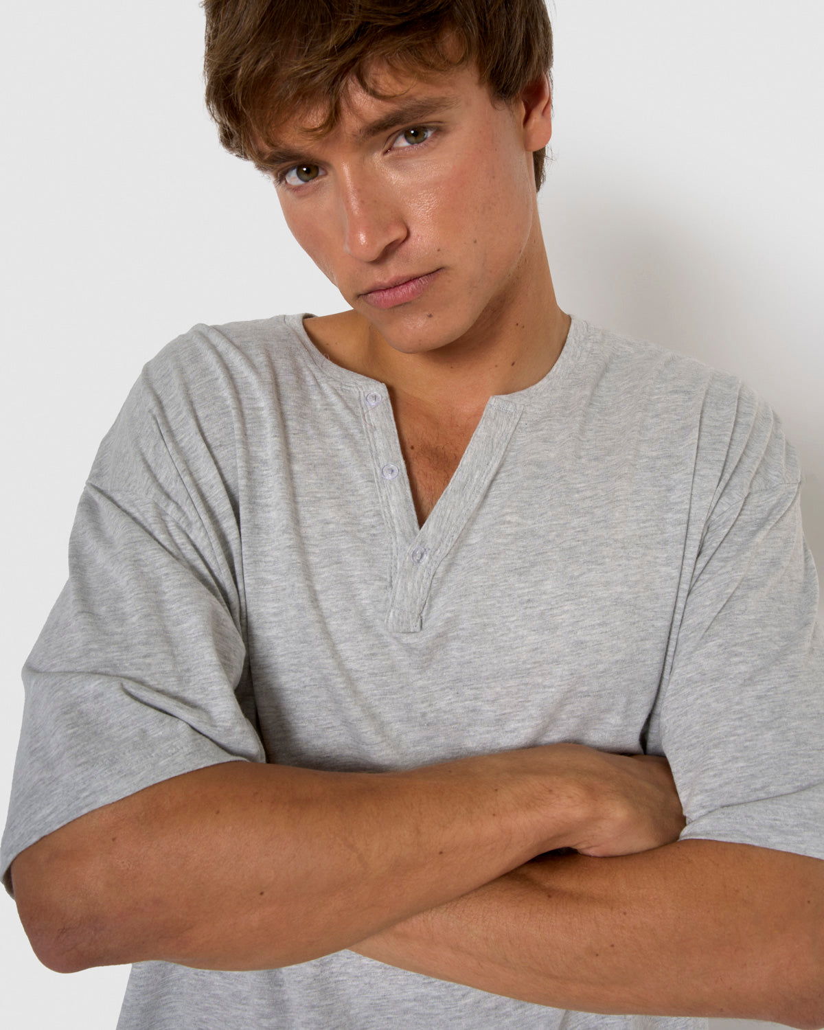 Pigiama corto da uomo con bottoni semplici