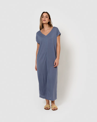 Vestido comprido de manga fluida em viscose lisa