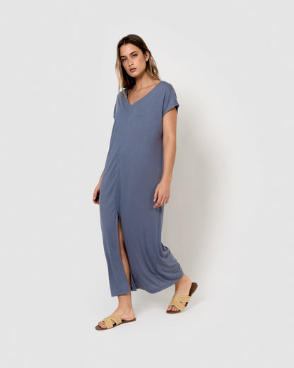 Vestido comprido de manga fluida em viscose lisa