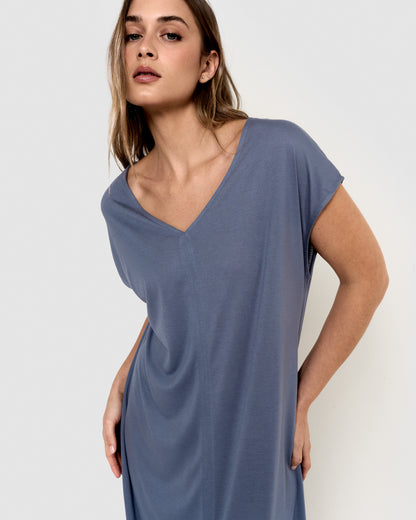 Vestido comprido de manga fluida em viscose lisa