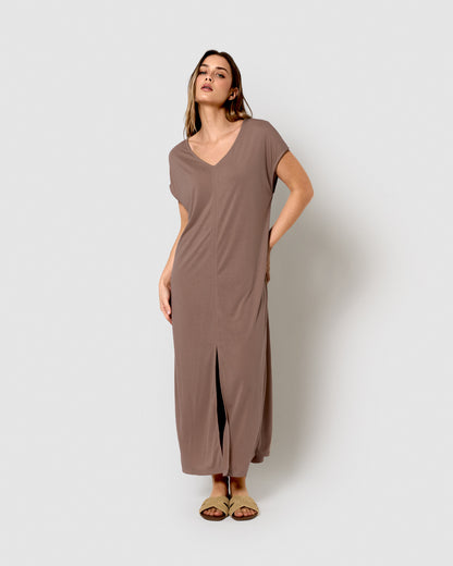 Vestido comprido de manga fluida em viscose lisa