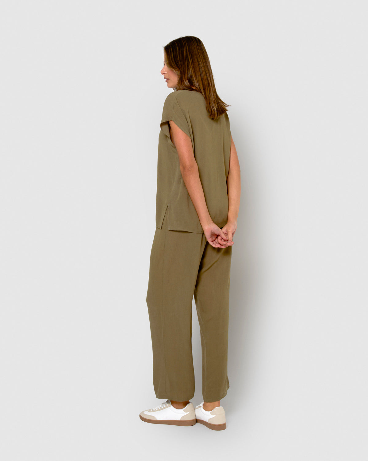 Pantalón largo viscosa bambula liso verde cacería
