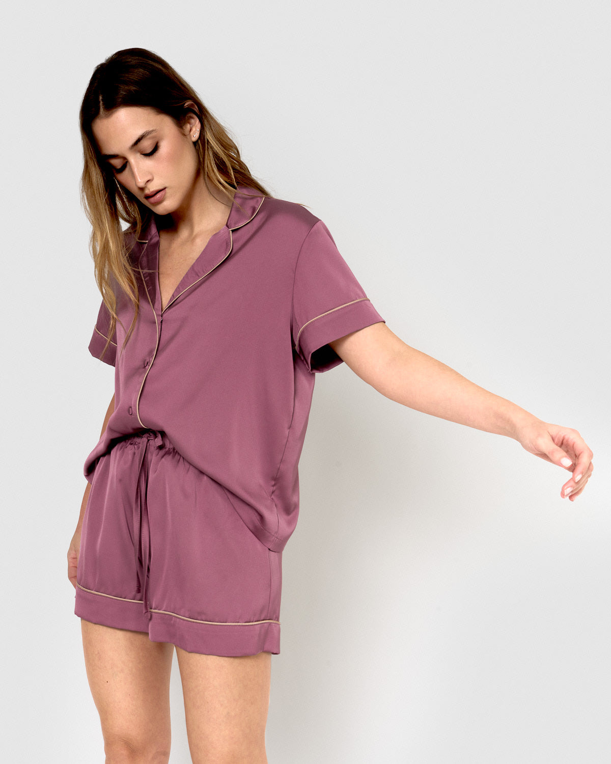 Short-sleeved satin pajamas, plain aubergine