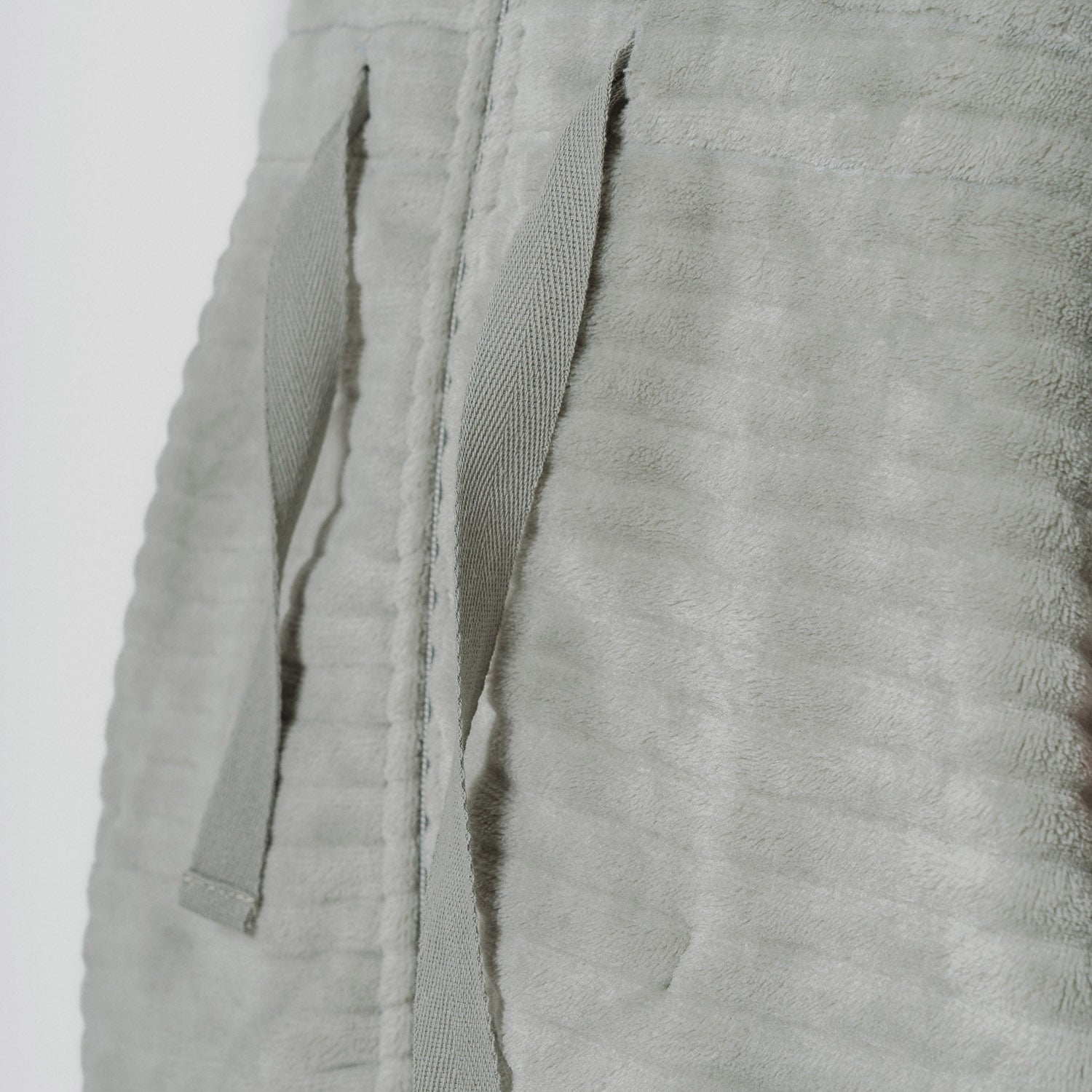 Bata terciopelo raya cremallera