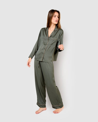 Pijama largo satén friday verde cacería