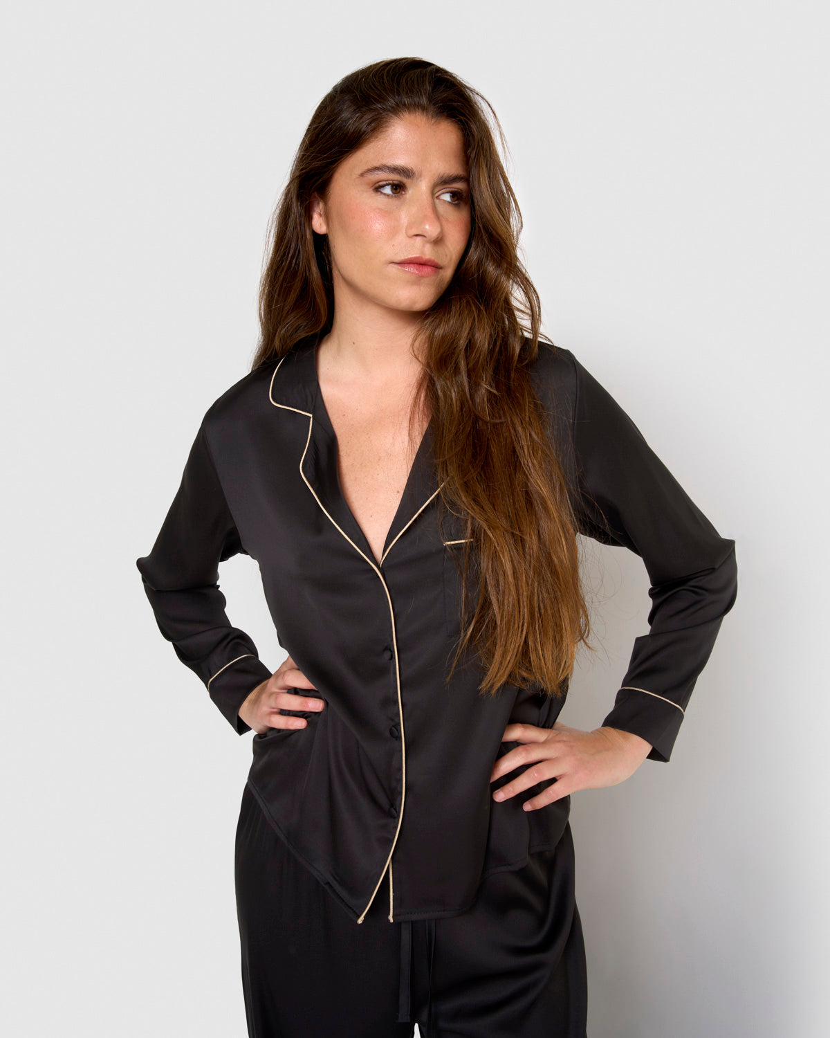 Pijama largo satén friday negro