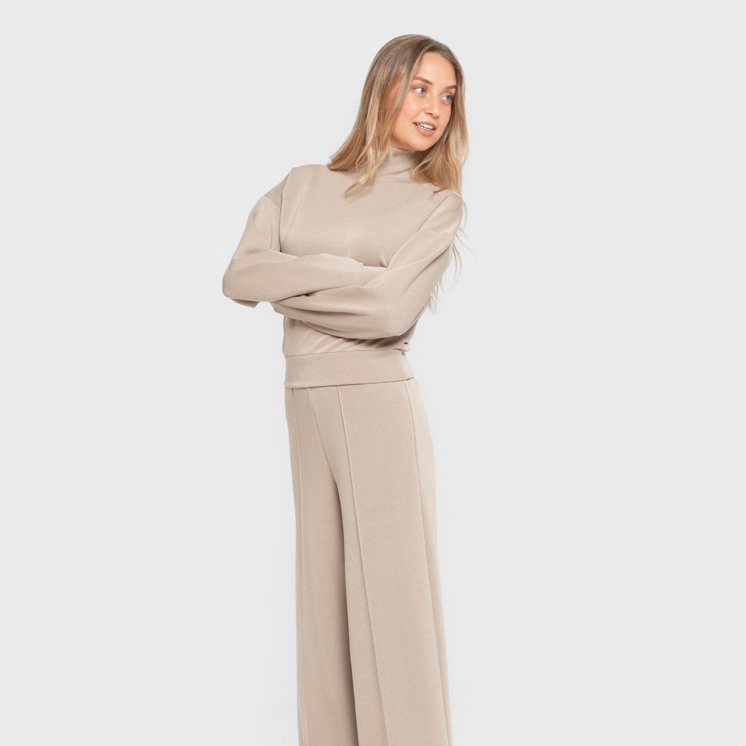 Sudadera cuello subido estilo modal mujer beige