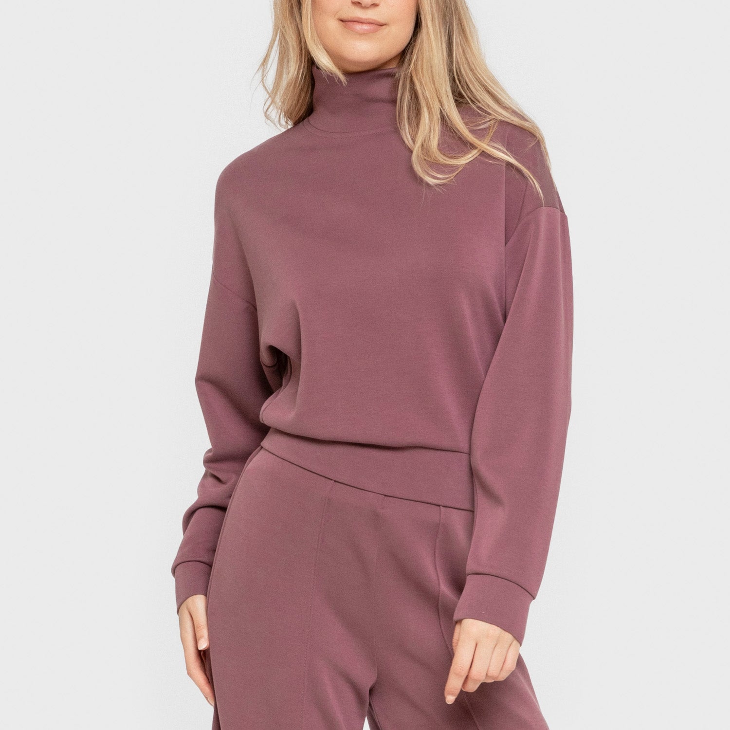 Sudadera cuello subido estilo modal mujer berenjena