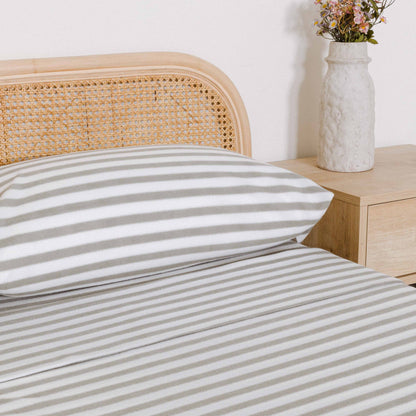 Juego de sábanas pirineo Raya Avilés verde seco