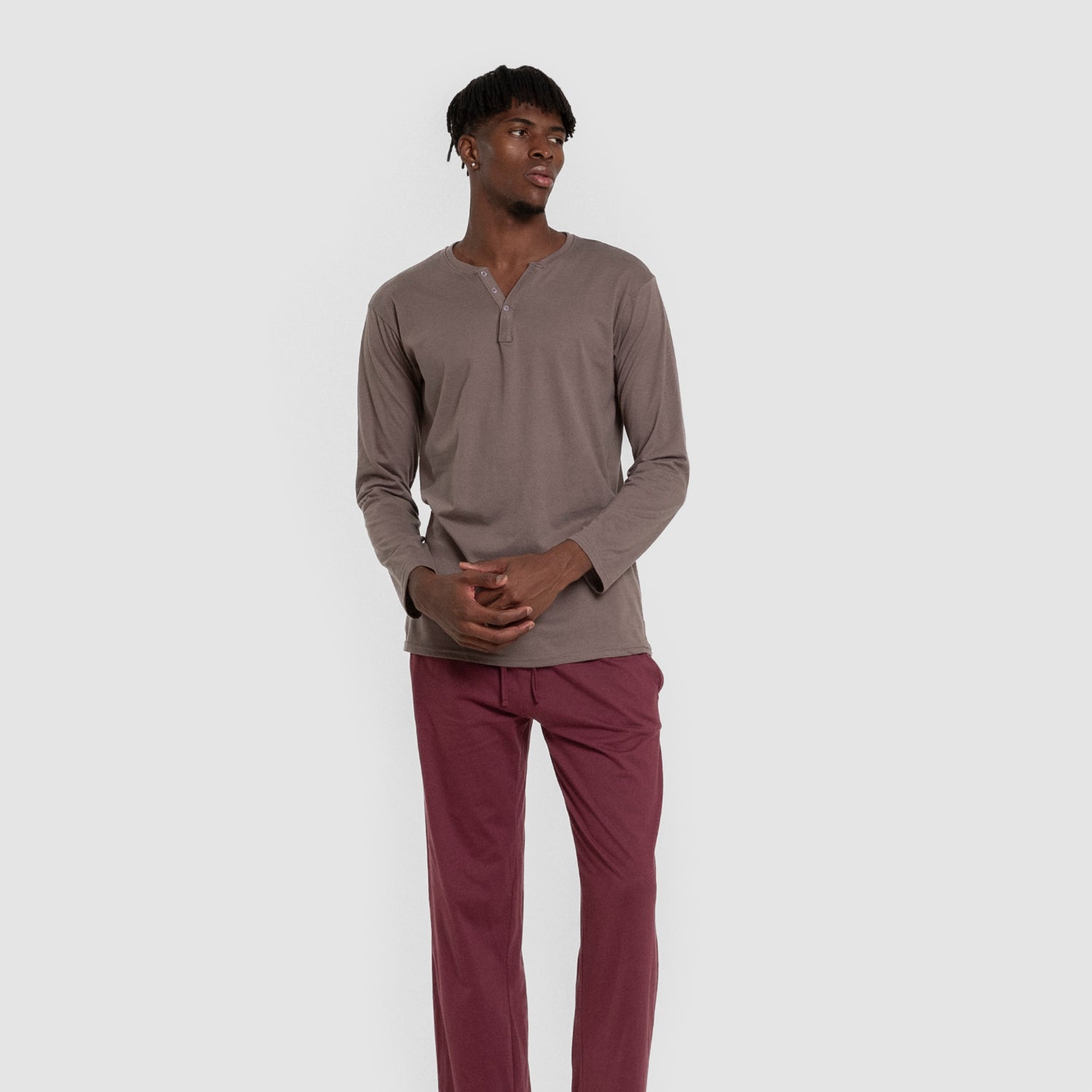 Pijama largo hombre con botones topo - burdeos