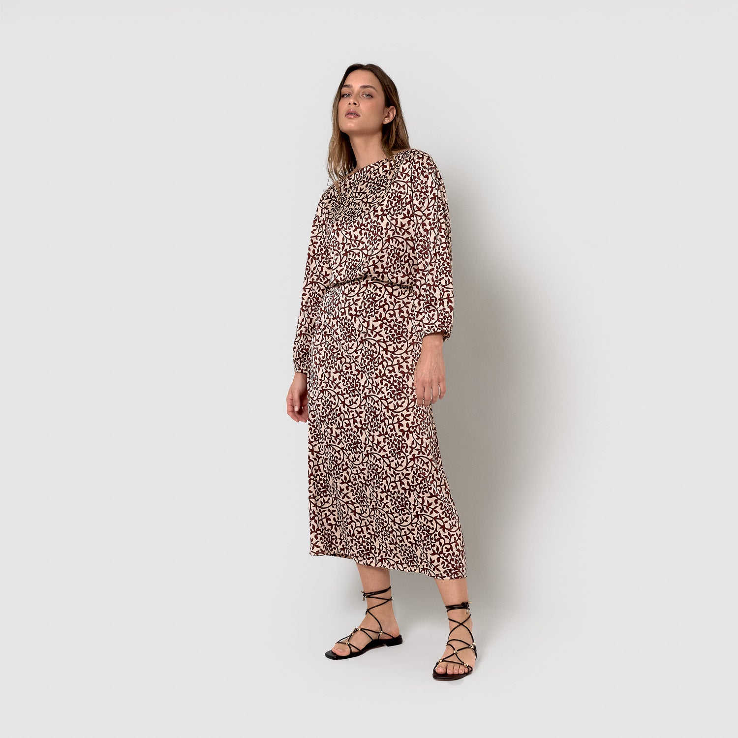 jupe midi évasée en satin marron