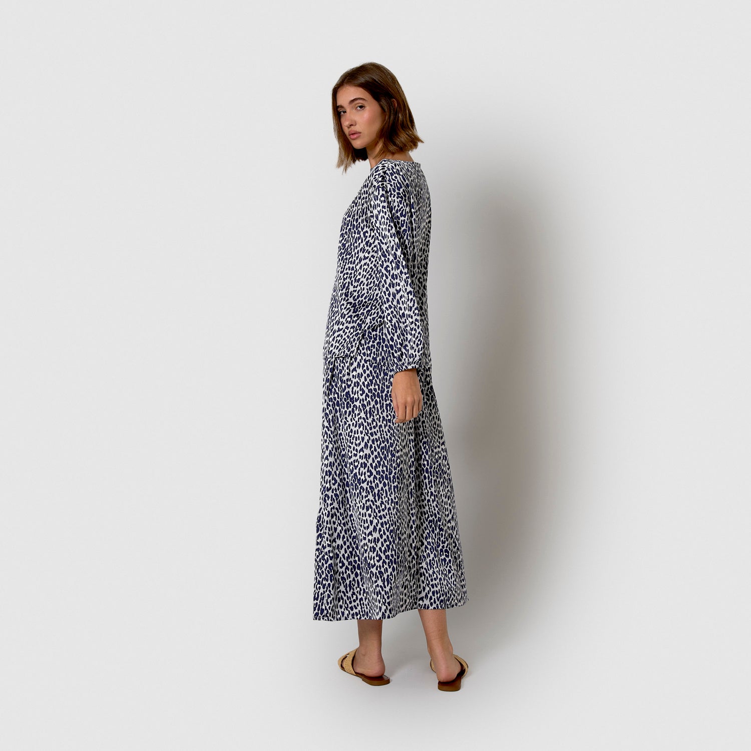 Gonna midi svasata in raso blu